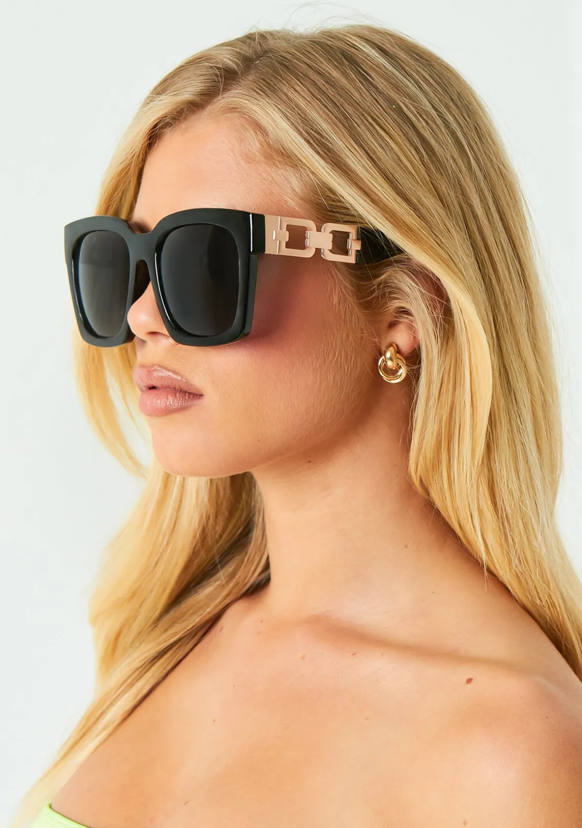Anna Oversized Sunglasses With Gold Chain Detail